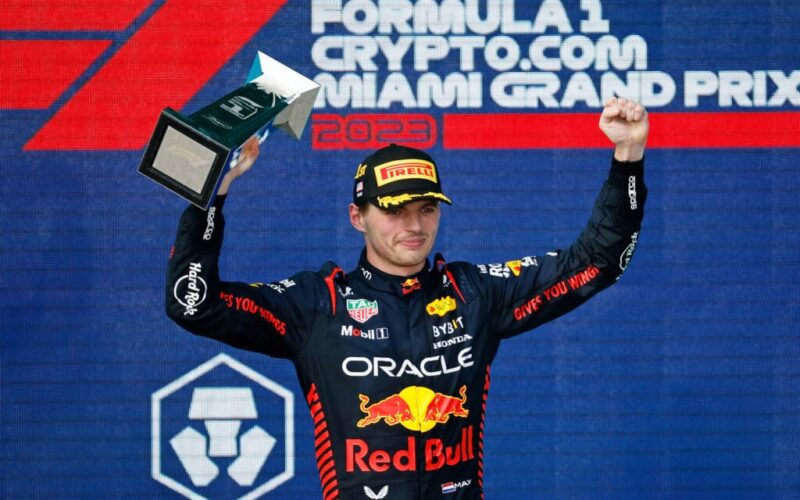 - F1 GP de Miami: ¡Verstappen regresa desde el noveno lugar en la parrilla para ganar!