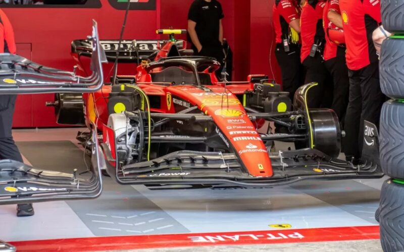 - Fotos: explicación de los nuevos pontones, piso y espejos de Ferrari
