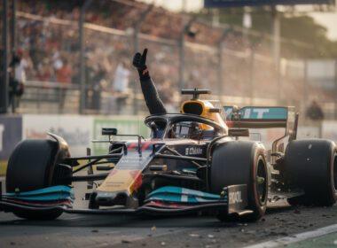 kimi antonelli pays tribute to legendary racer jim clark by proudly displaying his iconic thumbs-up gesture, celebrating a lasting motorsport legacy.